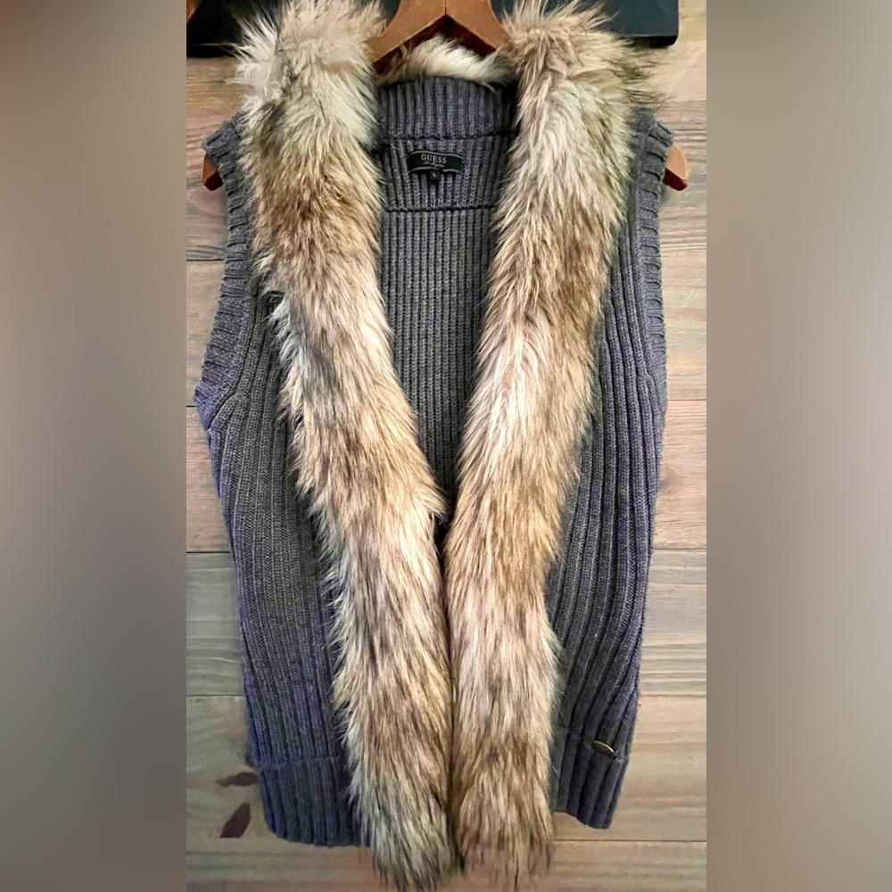 TOWN & COUNTRY LAYERING VEST - FUR COLLAR - STATEMENT PIECE - FAUX FUR KNIT VEST